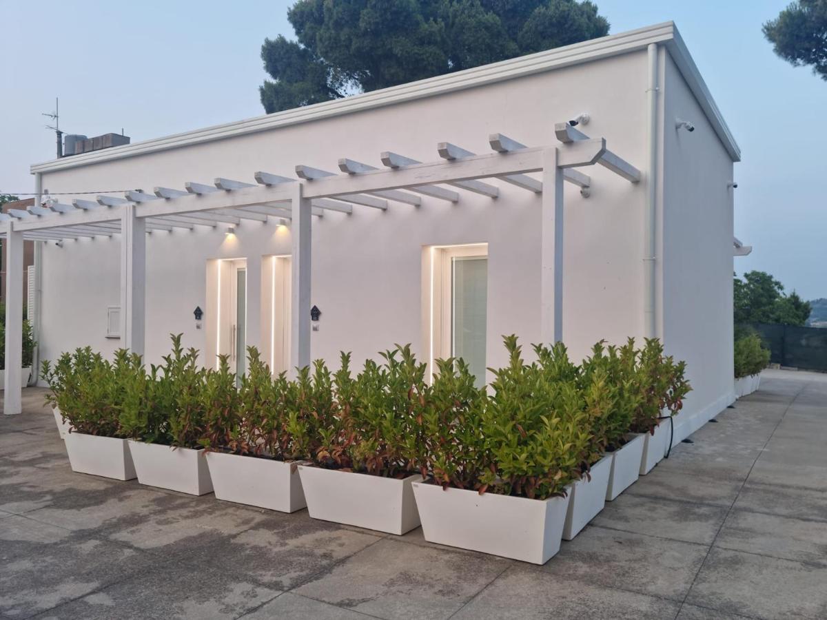 Lci Deluxe Rooms San Cataldo  Bagian luar foto