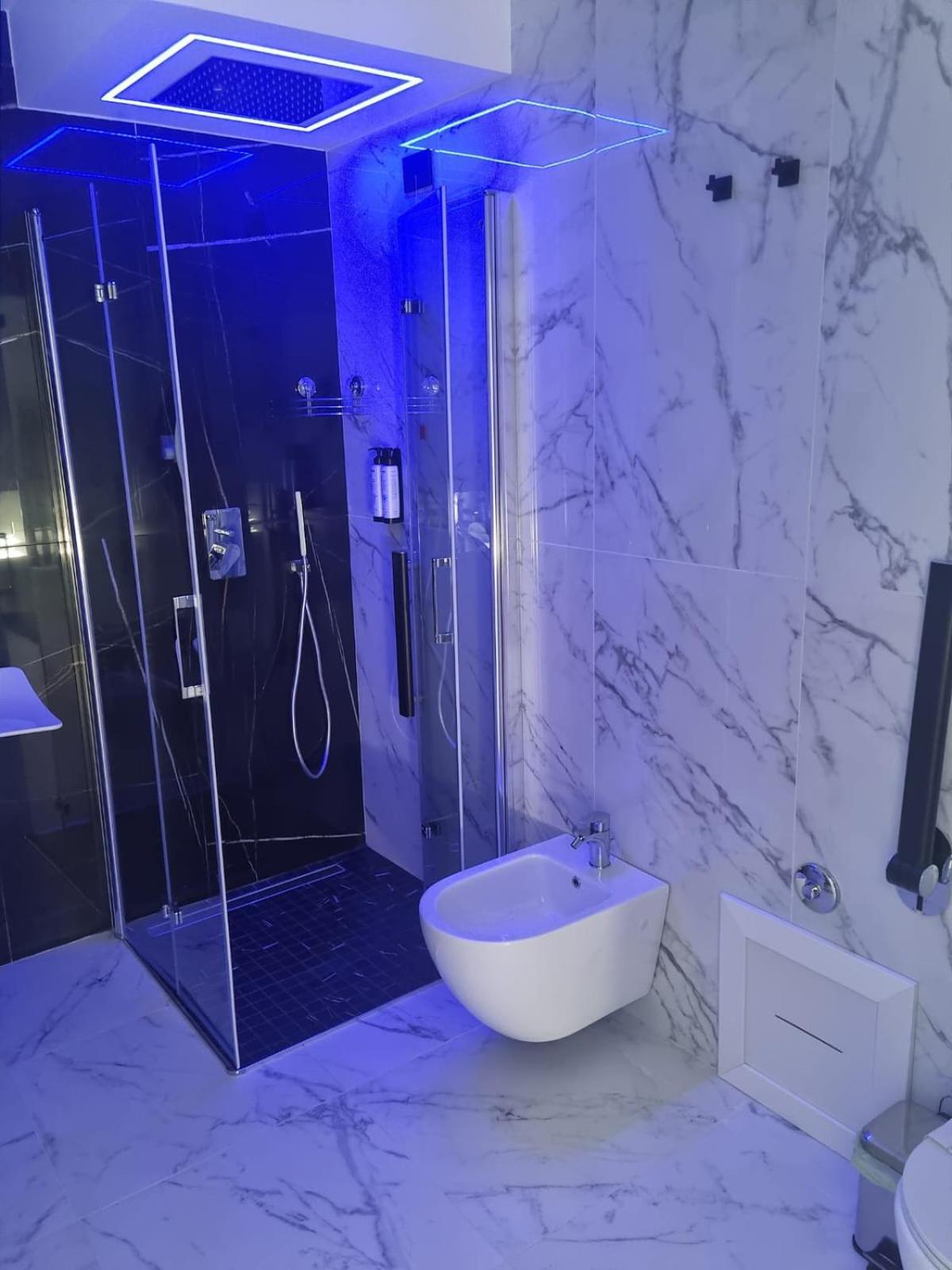Lci Deluxe Rooms San Cataldo  Bagian luar foto